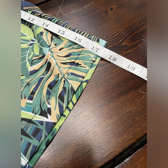 Men’s Size Medium Swim Trunks Board Shorts Not Lined Floral Palm Drawstring - Picture 8 of 11